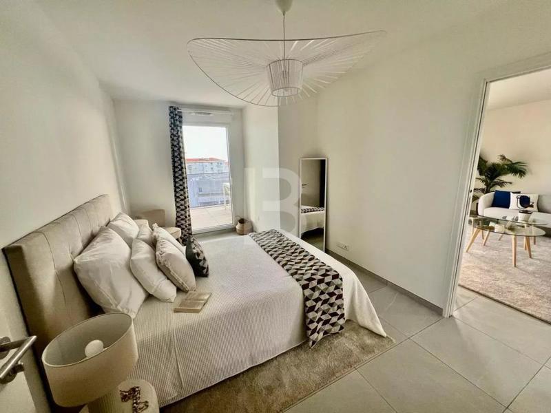 Appartement - 90 m² - 4 pièces