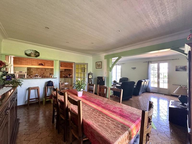 Maison - 180 m² - 6 pièces