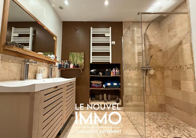 Appartement - 75 m² - 2 pièces