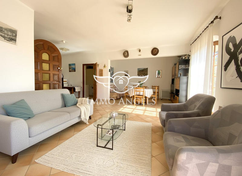 Maison - 213 m² - 7 pièces