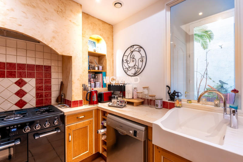 Maison - 210 m² - 7 pièces