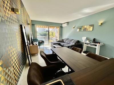 Appartement - 80 m² - 3 pièces