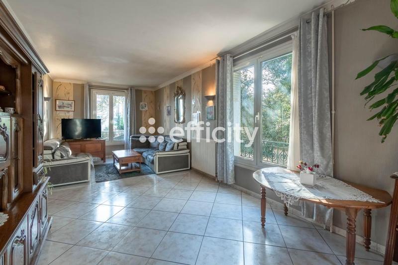 Pavillon - 130 m² - 6 pièces