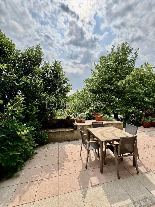 Maison de village - 260 m² - 13 pièces