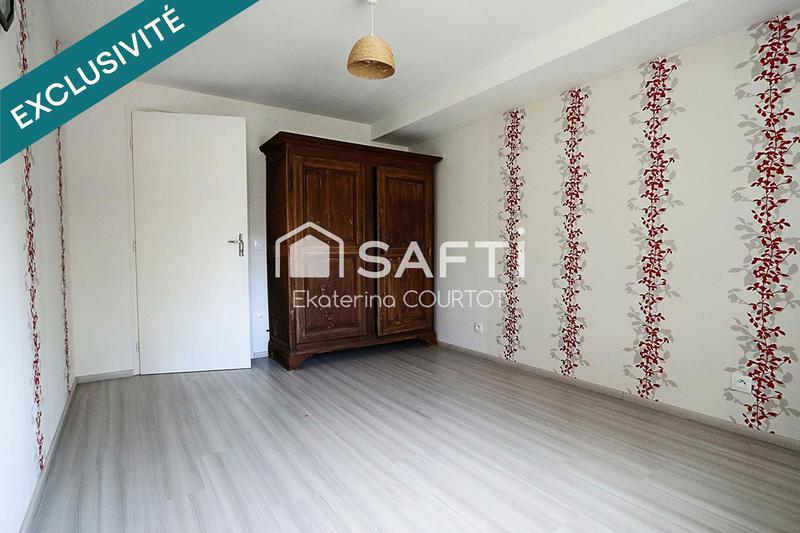 Maison - 233 m² - 9 pièces