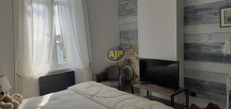 Maison - 262 m² - 6 pièces