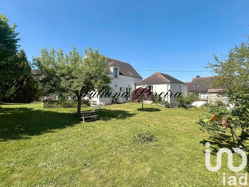 Maison - 205 m² - 9 pièces