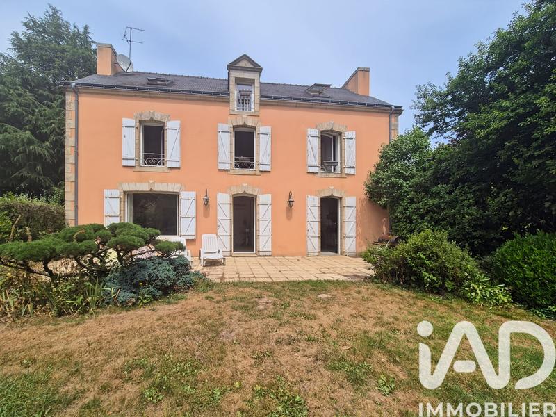 Maison - 251 m² - 8 pièces