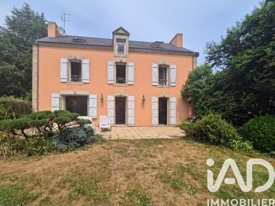 Maison - 251 m² - 8 pièces