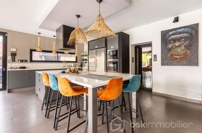 Maison - 180 m² - 6 pièces