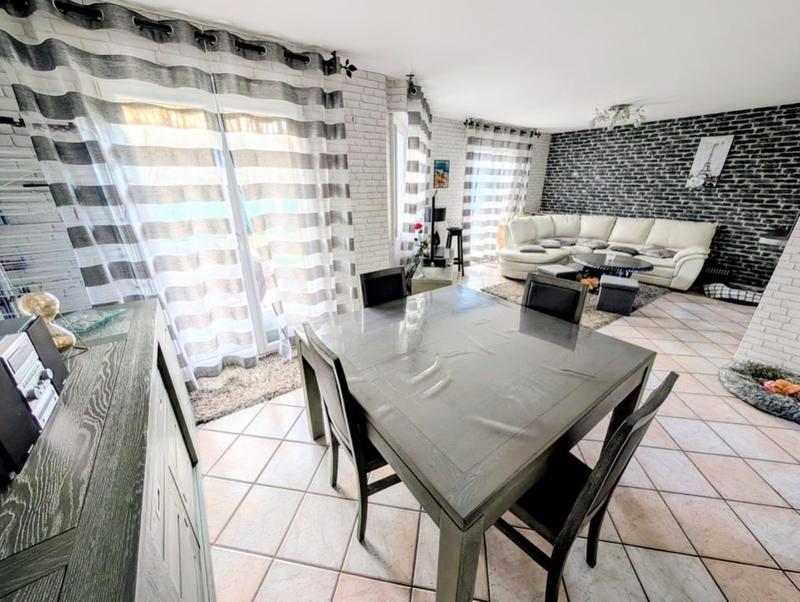Maison - 95 m² - 4 pièces