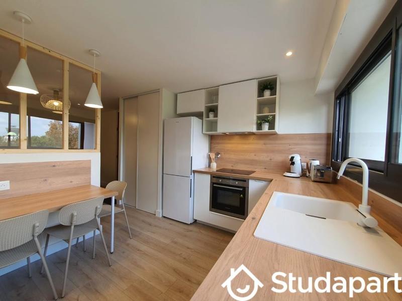 Chambre - 11 m² - 1 pièce