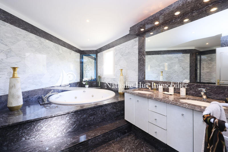 Propriété - 276 m²