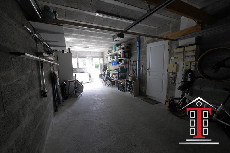 Maison - 202 m² - 8 pièces