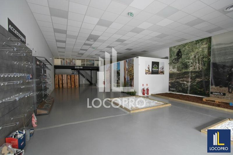 Local d'activité / Entrepôt - 270 m²