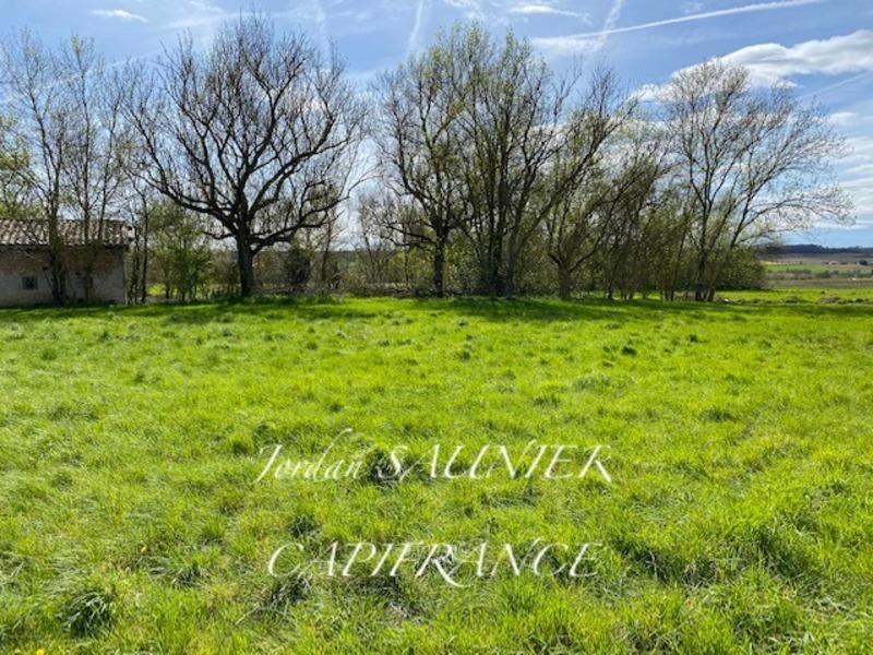 Terrain constructible - 2 500 m²