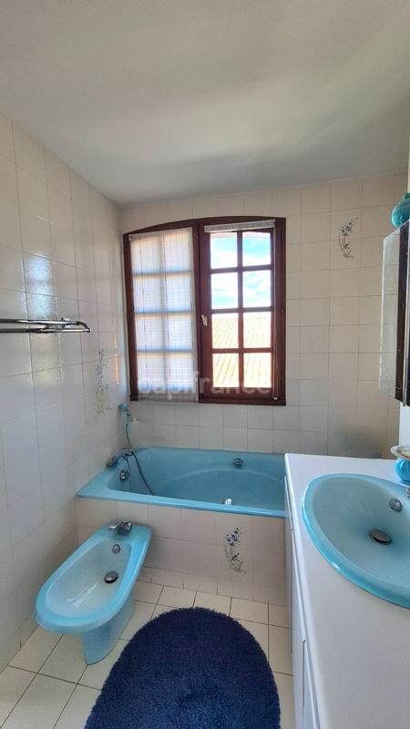 Maison - 200 m² - 6 pièces