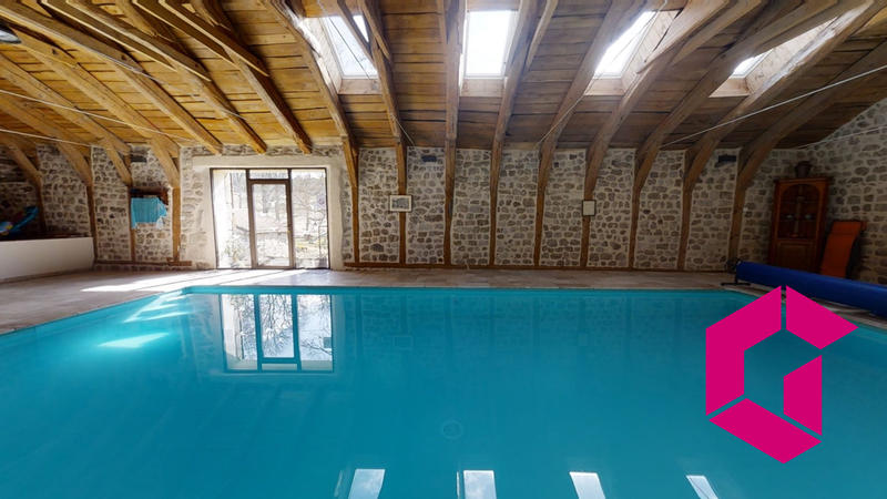 Maison - 350 m² - 8 pièces