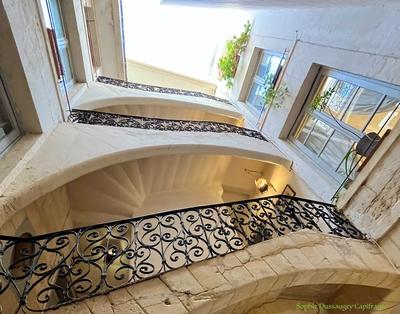 Maison - 230 m² - 8 pièces