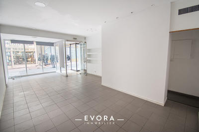 Local d'activités - 125 m²