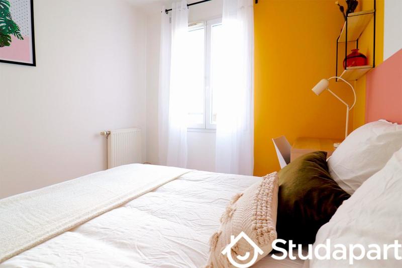 Chambre - 11 m² - 1 pièce