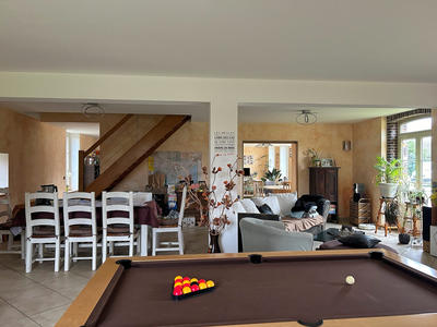 Maison - 325 m² - 12 pièces