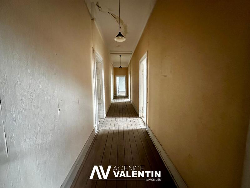 Appartement - 684 m² - 6 pièces