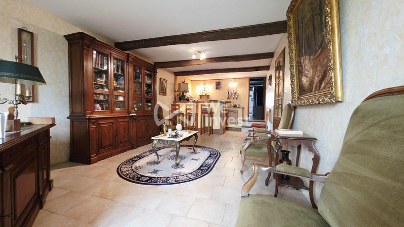 Maison - 298 m² - 13 pièces