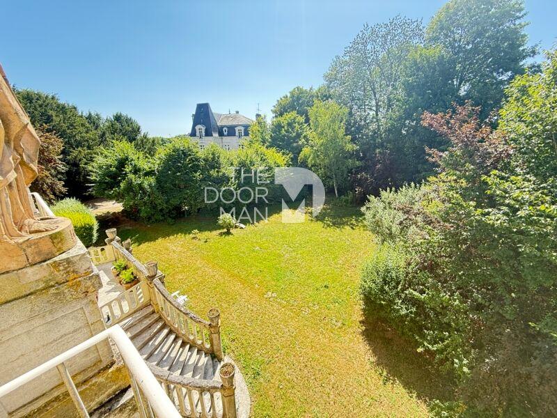 Appartement - 196 m² - 7 pièces