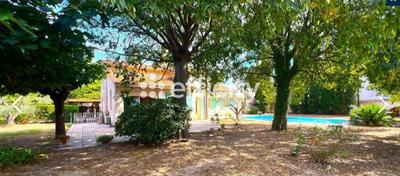 Maison - 200 m² - 7 pièces