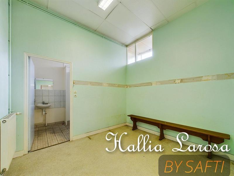 Maison - 275 m² - 8 pièces