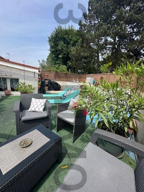 Maison - 95 m² - 5 pièces