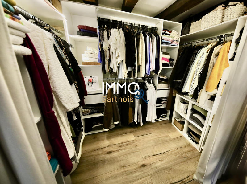 Maison traditionnelle - 87 m² - 4 pièces