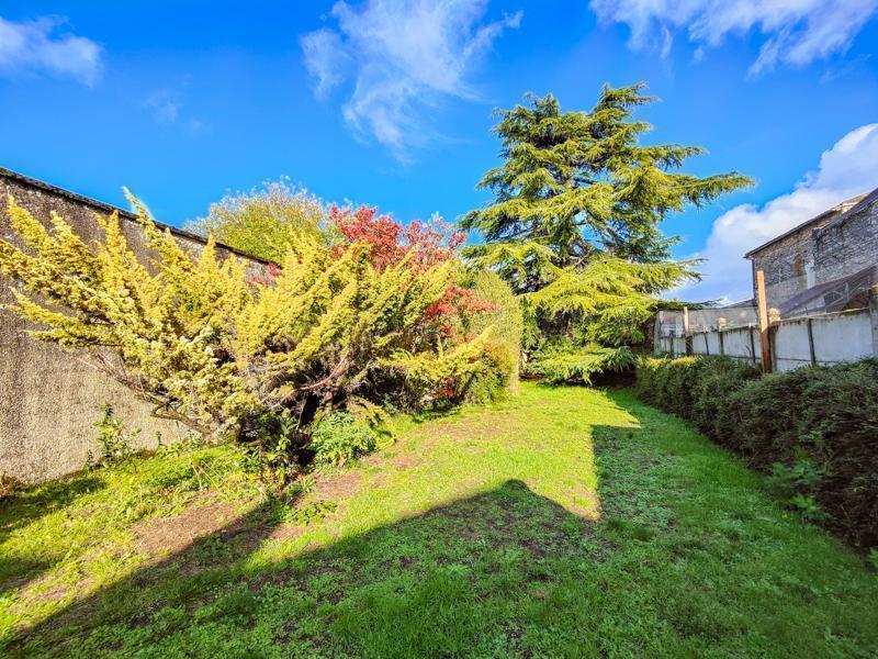 Maison - 202 m² - 8 pièces