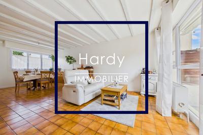 Maison - 91 m² - 5 pièces