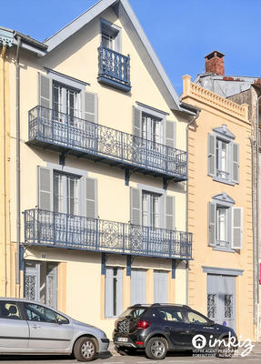 Maison - 318 m² - 13 pièces