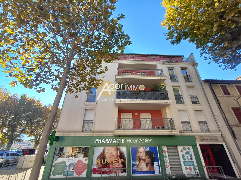 Local commercial - 332 m²