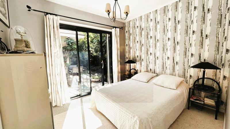 Propriété - 227 m² - 8 pièces