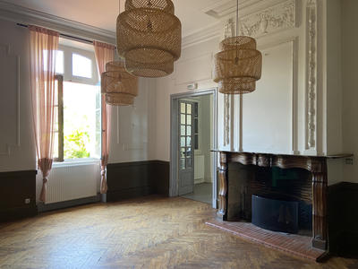 Maison de village - 718 m² - 8 pièces