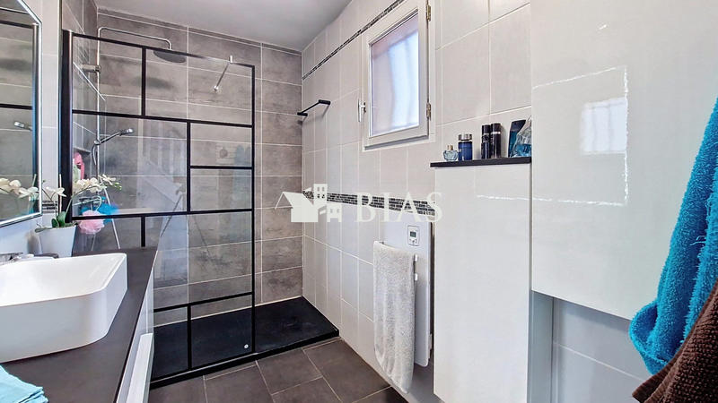 Maison traditionnelle - 109 m² - 4 pièces