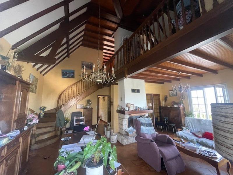 Maison - 135 m² - 8 pièces