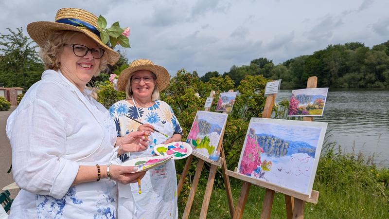 Fête impressionniste cosrumée en bord de Seine