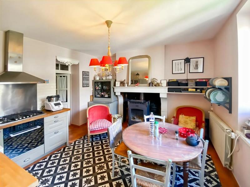 Maison de maîtres - 200 m² - 8 pièces