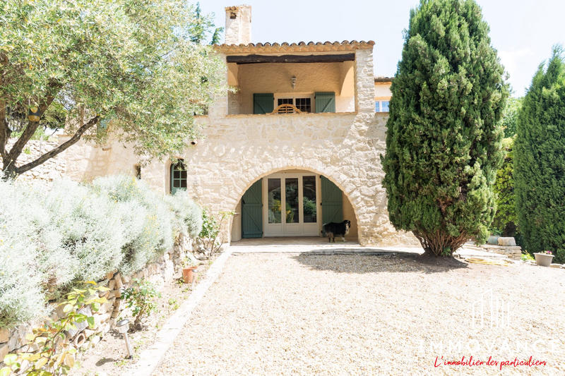 Maison traditionnelle - 161 m² - 6 pièces