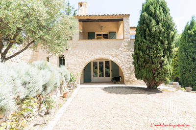 Maison traditionnelle - 161 m² - 6 pièces