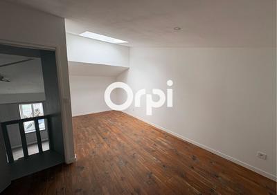Loft - 128 m² - 4 pièces