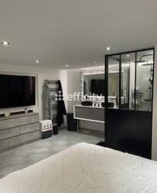 Maison - 228 m² - 6 pièces