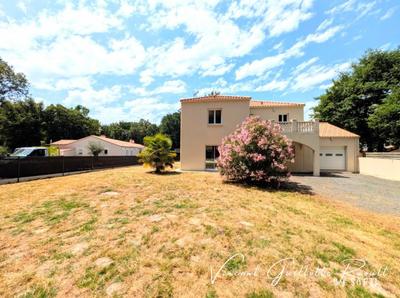 Maison - 172 m² - 5 pièces