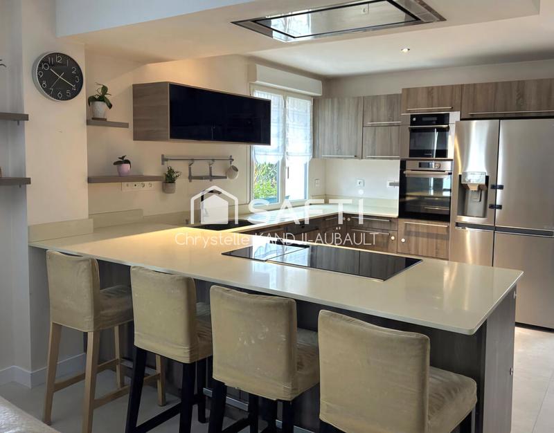 Maison - 171 m² - 6 pièces