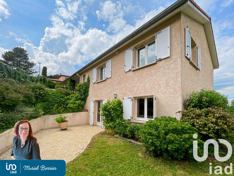 Maison - 208 m² - 8 pièces